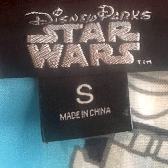Disney Parks Star Wars Stormtrooper Print Button-Up Shirt S Unisex - Picture 2 of 7